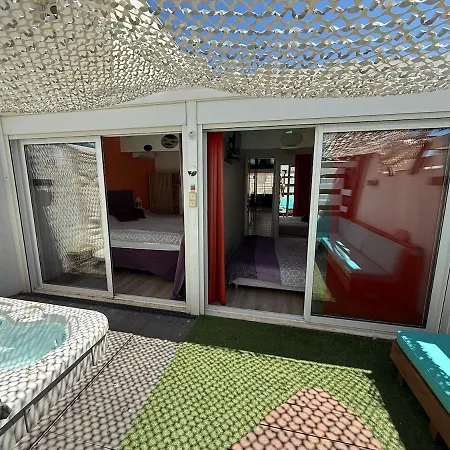 Pop, 25, Port Nature, Village Naturiste Tatil Evi *