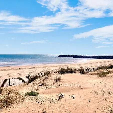 Pop, 25, Port Nature, Village Naturiste Holiday home Agde