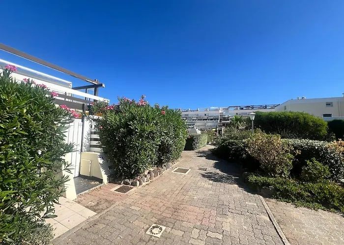 Pop, 25, Port Nature, Village Naturiste Holiday home Agde